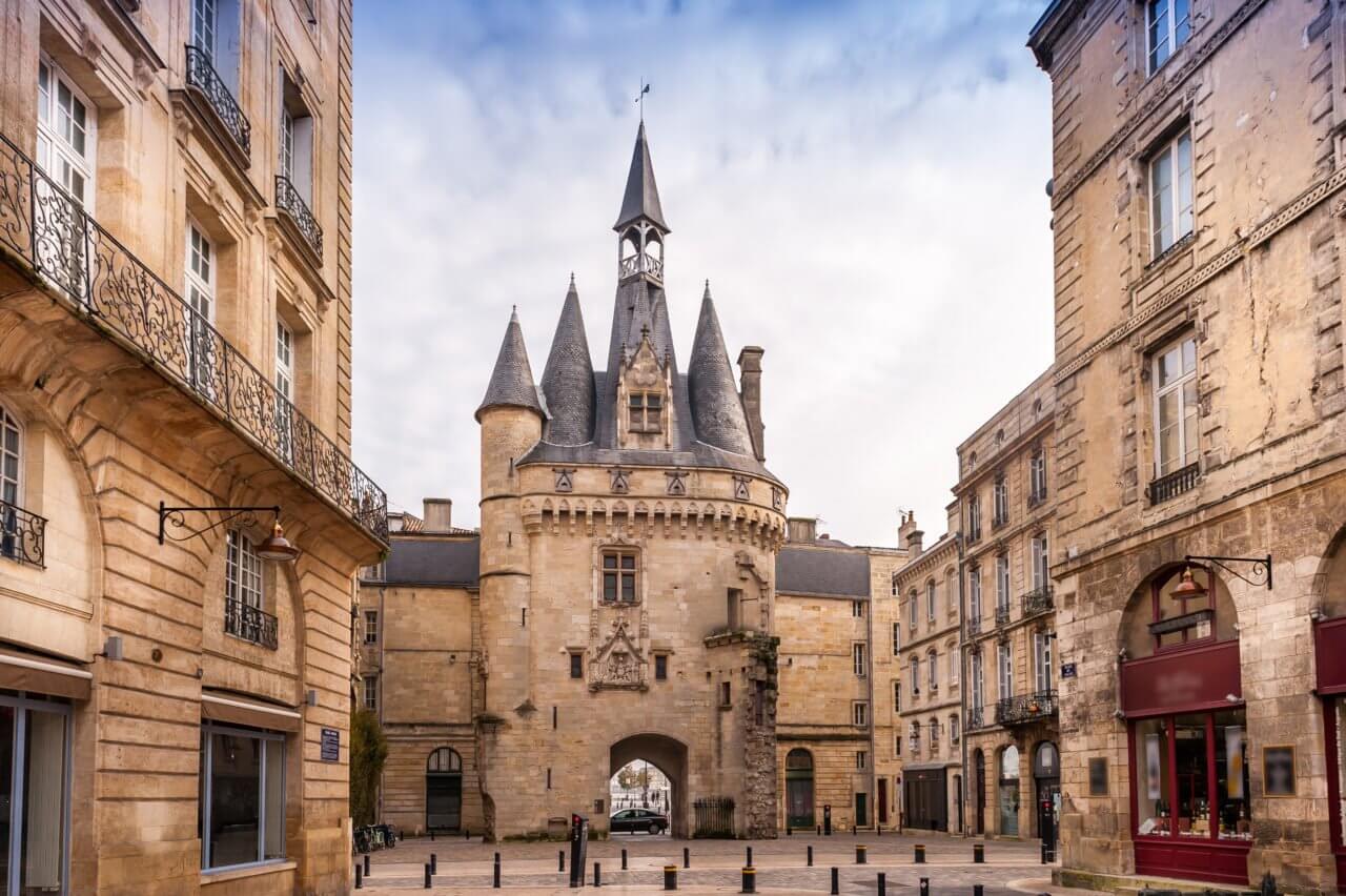 Hubert, notre chauffeur guide pour la visite guidée privée de Bordeaux en 2h